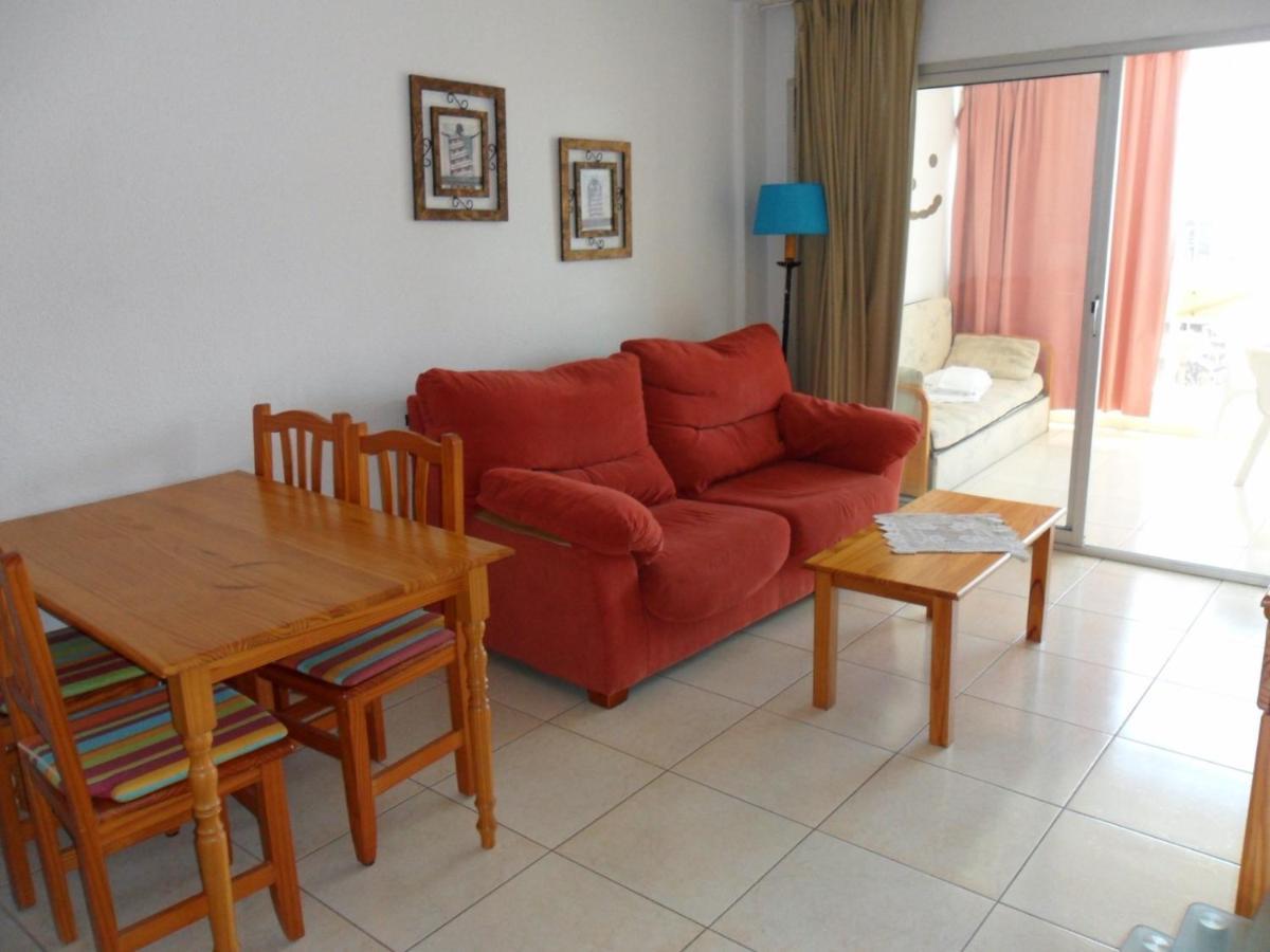 Apartamentos Cervantes Benidorm Bagian luar foto