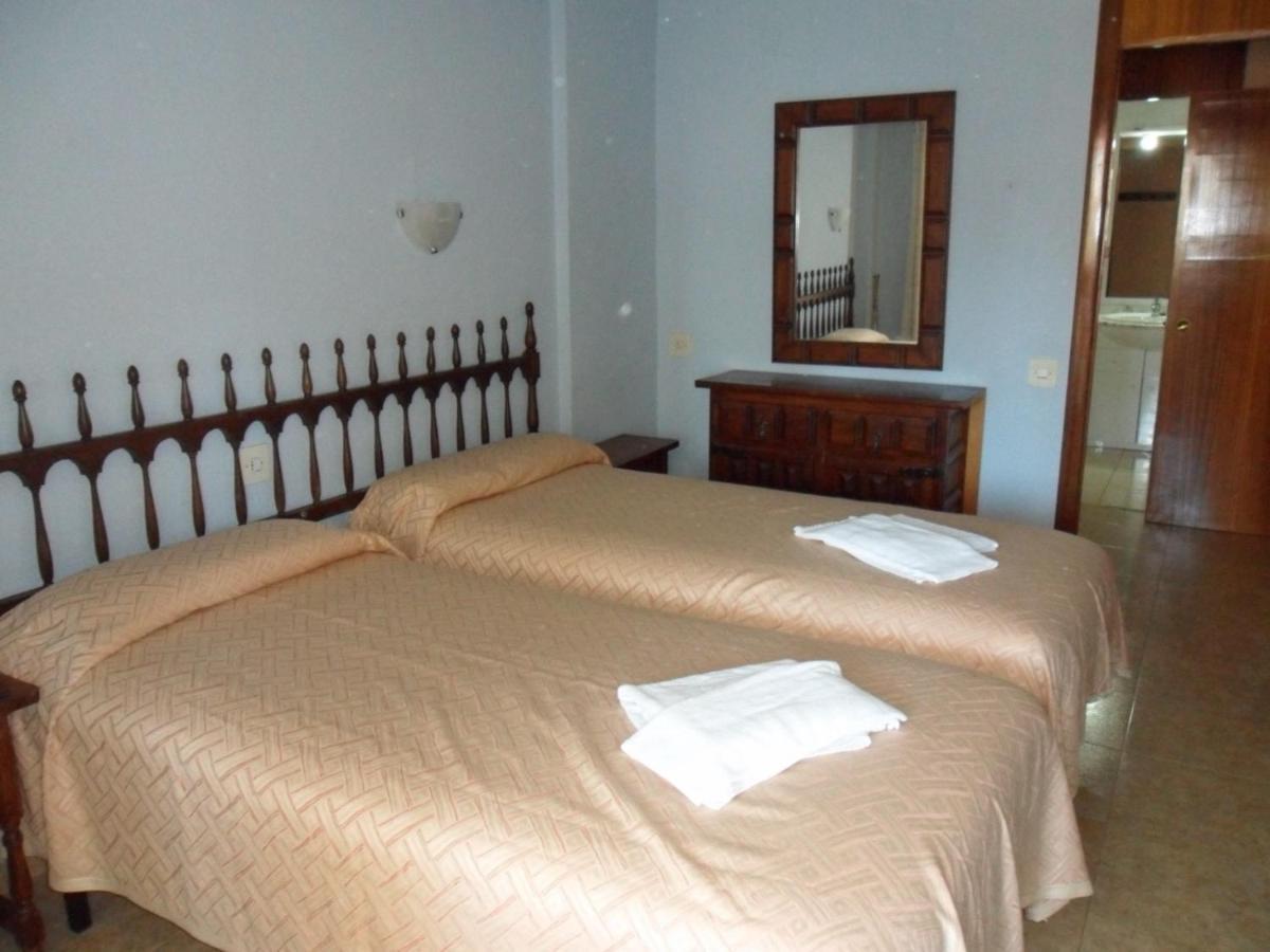 Apartamentos Cervantes Benidorm Bagian luar foto