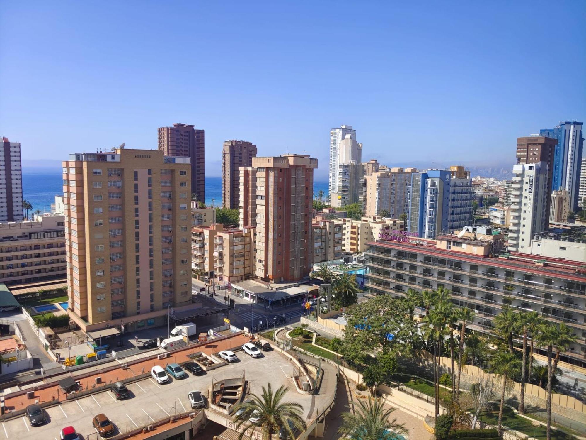Apartamentos Cervantes Benidorm Bagian luar foto