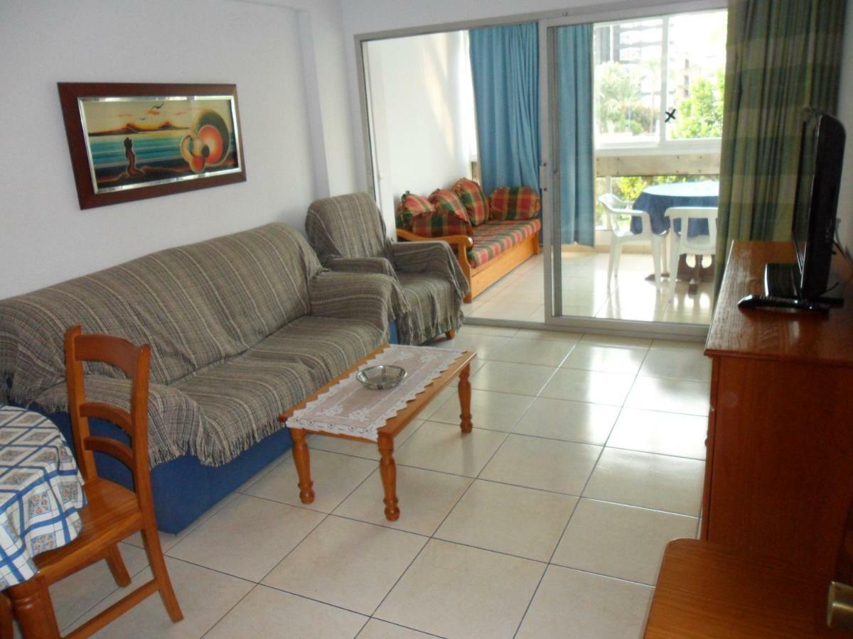 Apartamentos Cervantes Benidorm Bagian luar foto