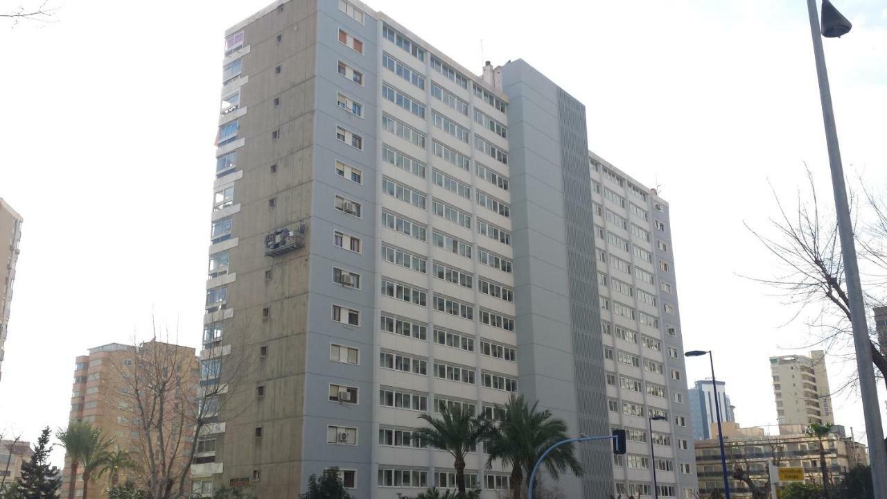 Apartamentos Cervantes Benidorm Bagian luar foto
